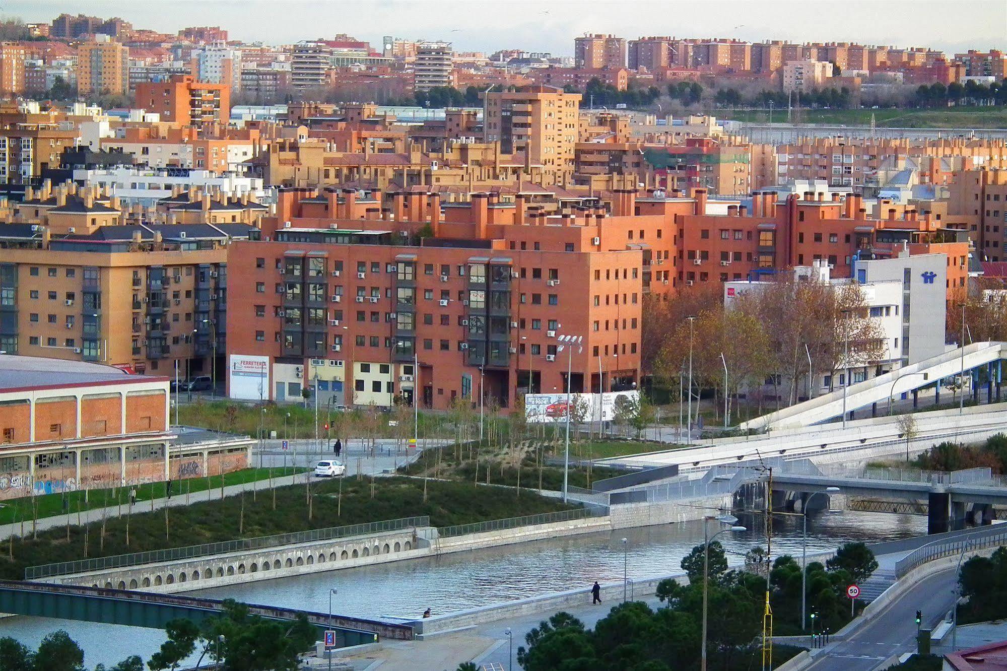 Hotel Madrid Rio Exterior photo